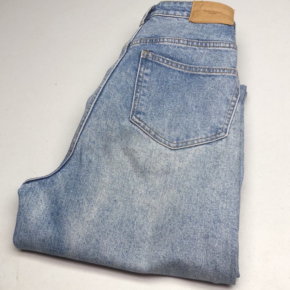 VERO MODA HIGH-RISE ACID WASH JEANS 26x28 ⭐️